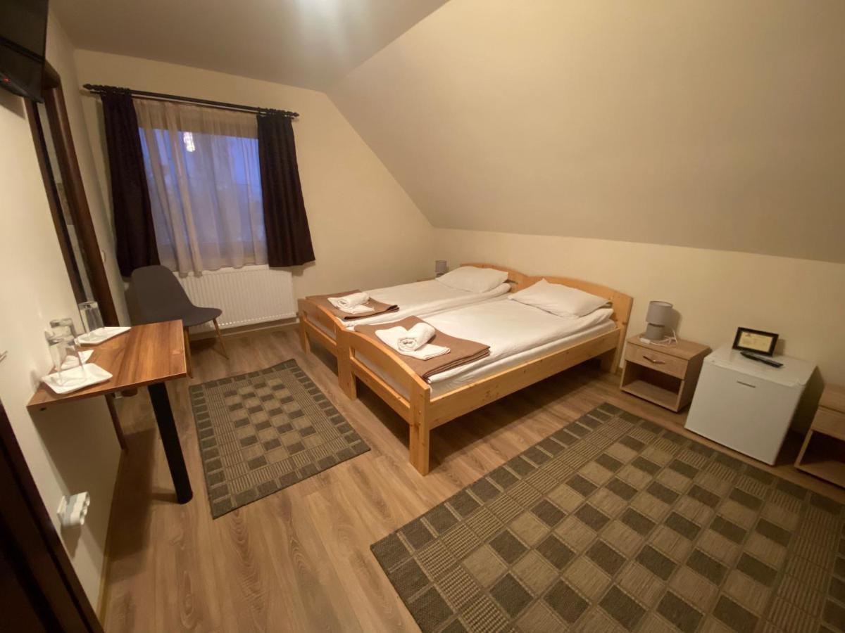 Gradics Panzio Otel Siculeni Dış mekan fotoğraf